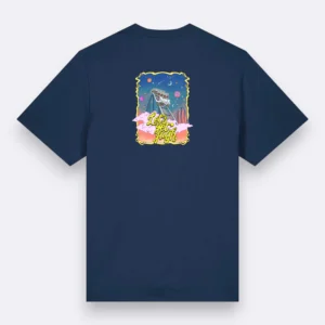 Hochwertiges T-Shirt mit Space-Design, ideal für Raumfahrtfans und Freizeitmode, bequem und trendig.